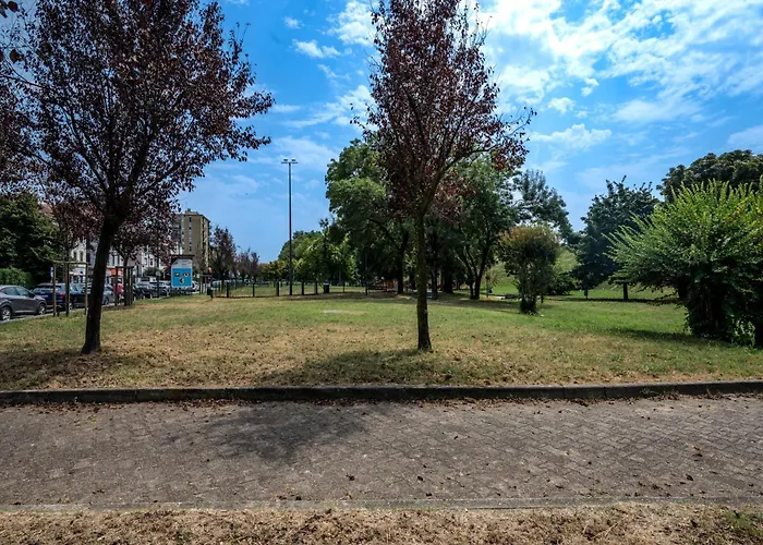Cozy Rogoredo Next To The Metro And Train Station Milano